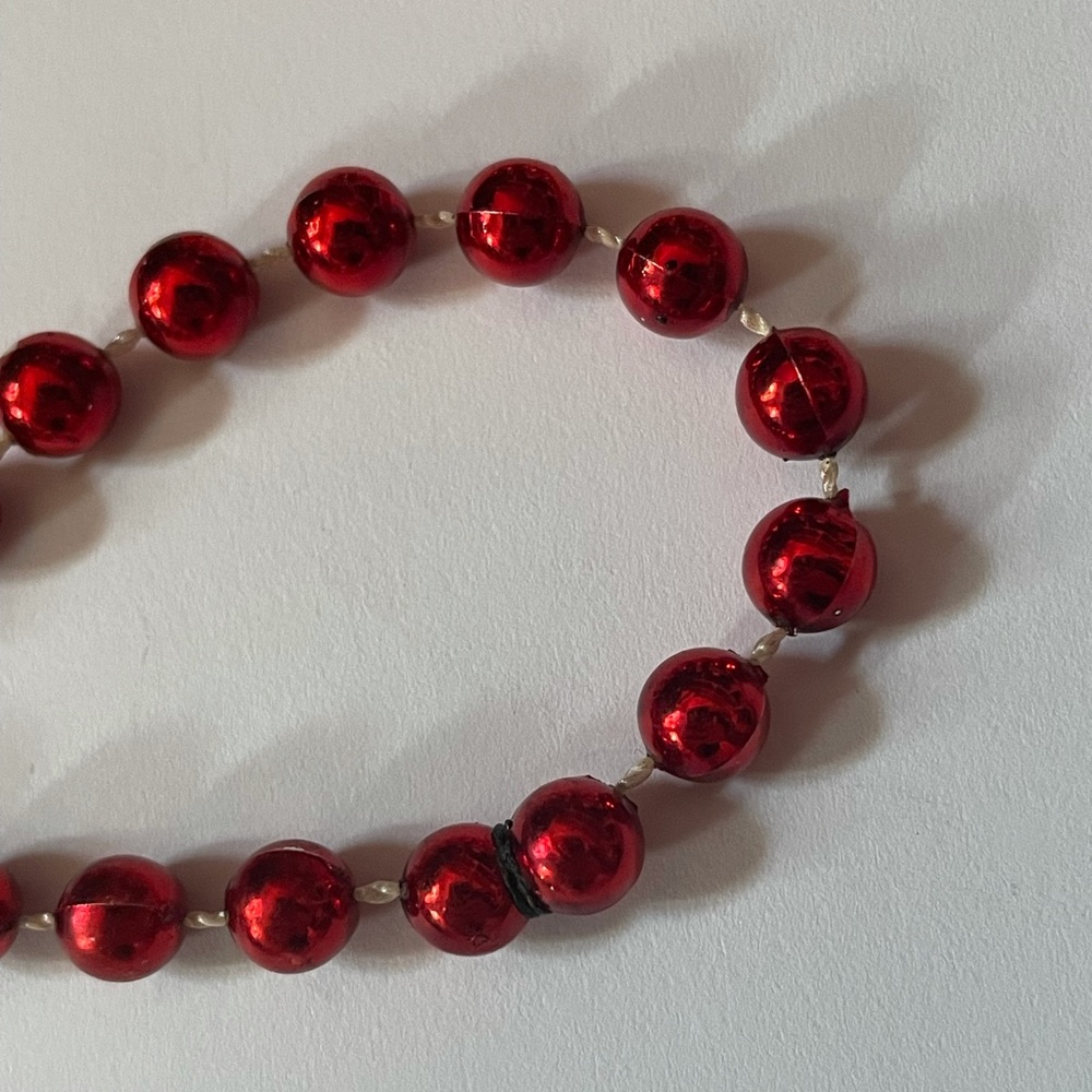 Red Plastic Bead Necklace - Picture 5 of 8